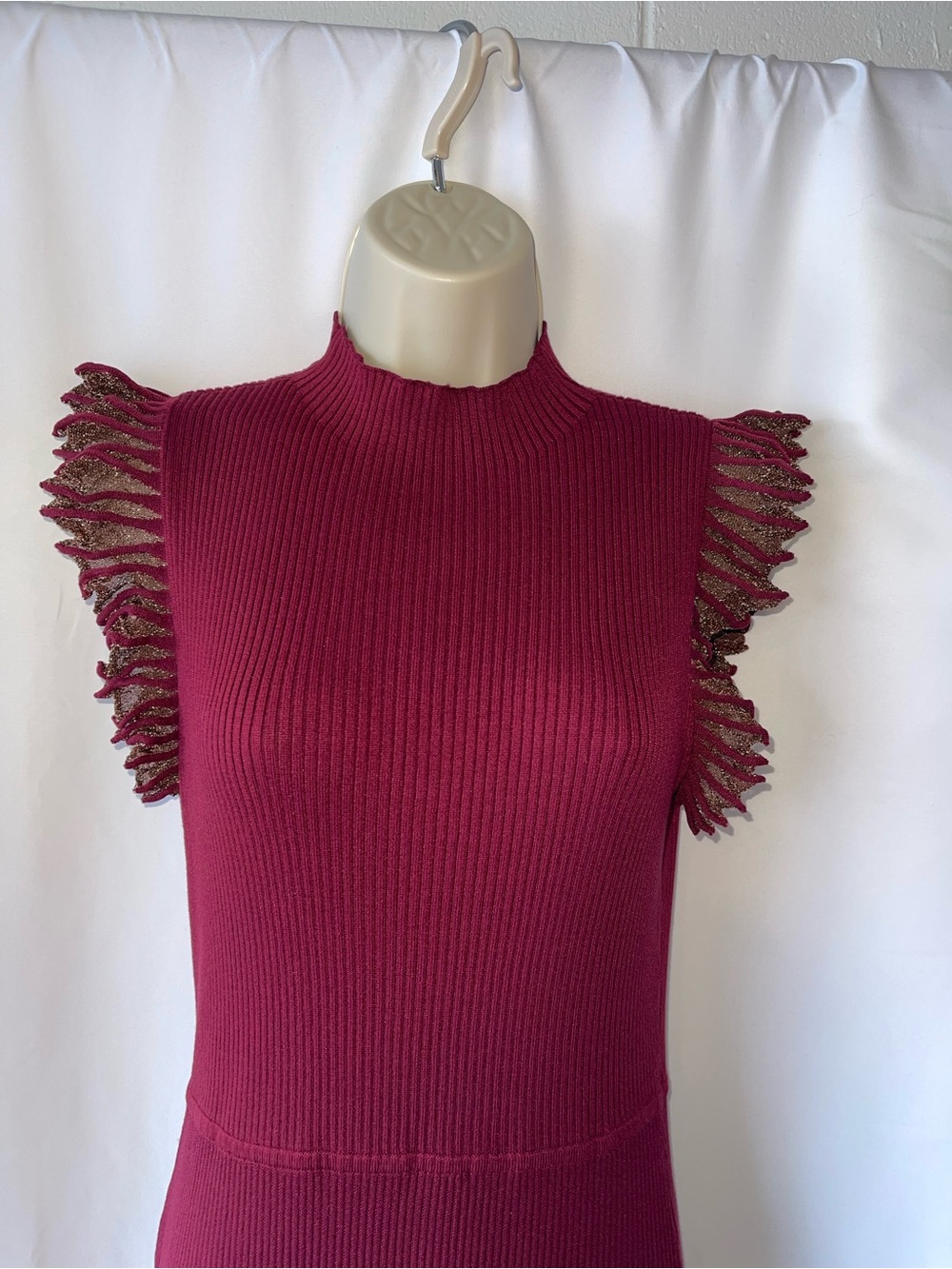 Moon River Ribbed Sleeveless Midi Dress in Burgundy with Pleated Hem - Picture 9 of 11